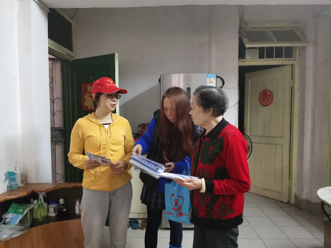 新時代文明實踐 | 賡（gēng）續雷鋒精神，“紅燈籠”追“鋒”青年在行動